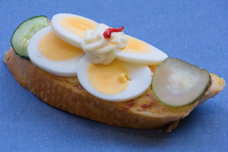 Chlebíček s vejcem.jpg
